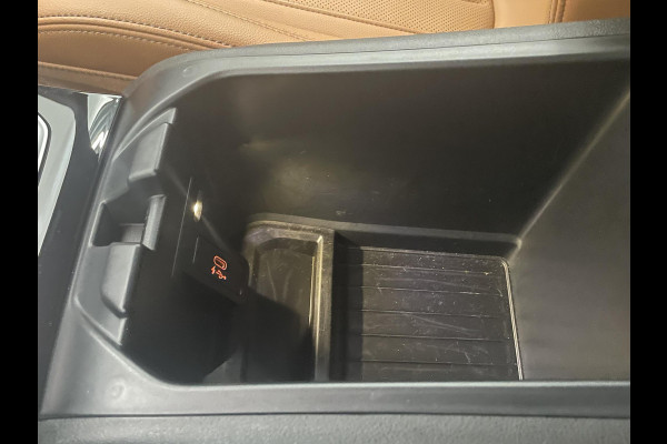 BMW X3 xDrive30e Trekhaak PDC VA + Camera Sportstoelen 19" M-Sport Stoelverwarming Cognac Leder Bekleding Privacy Glass DAB+ Navi Carplay Cruise Control