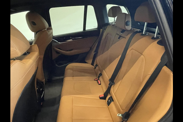 BMW X3 xDrive30e Trekhaak PDC VA + Camera Sportstoelen 19" M-Sport Stoelverwarming Cognac Leder Bekleding Privacy Glass DAB+ Navi Carplay Cruise Control
