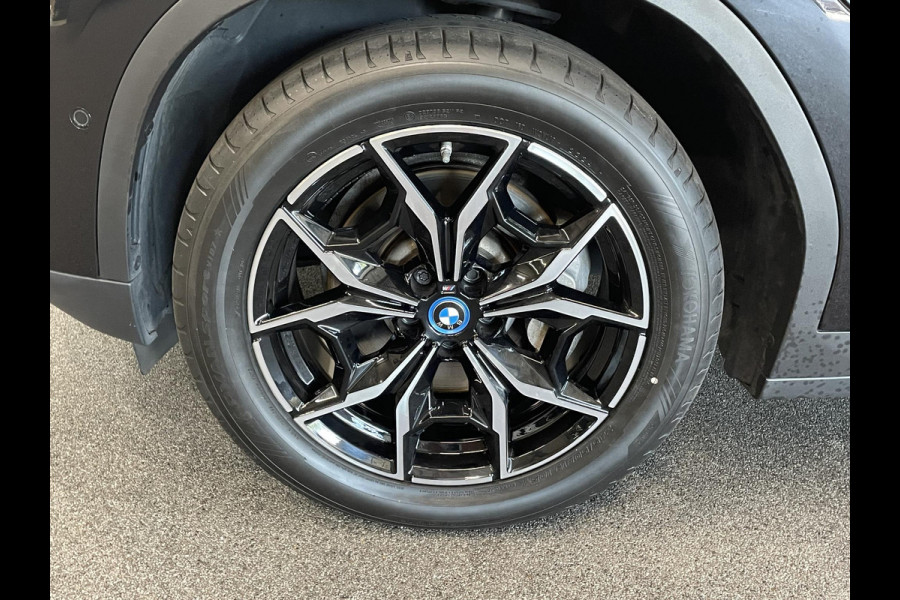 BMW X3 xDrive30e Trekhaak PDC VA + Camera Sportstoelen 19" M-Sport Stoelverwarming Cognac Leder Bekleding Privacy Glass DAB+ Navi Carplay Cruise Control