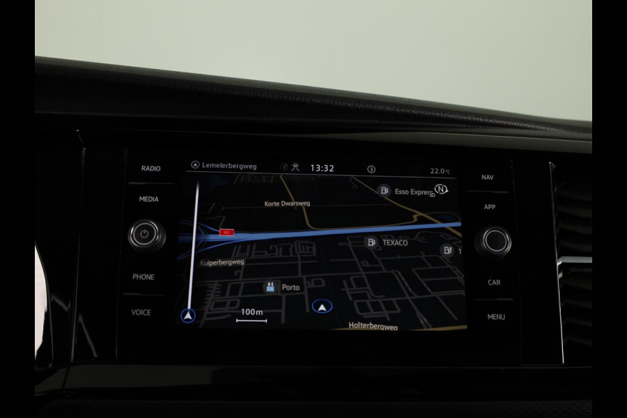 Volkswagen Transporter 2.0 TDI L2H1 32 DC Highline | Cruise control | Parkeersensor voor en achter
