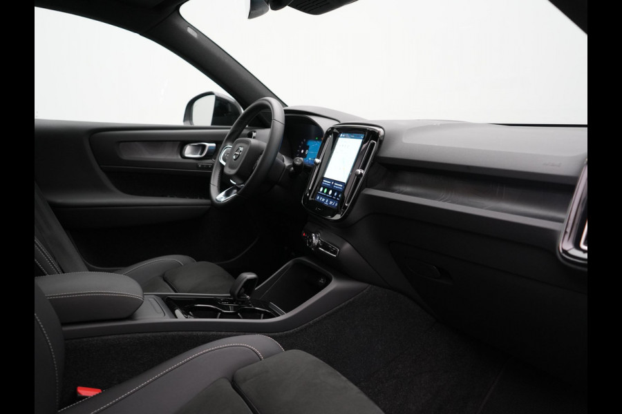Volvo XC40 Ultimate Recharge 70 kWh 231pk | Panodak | Warmtepomp | Adaptive Cruise | 360 Camera | Harman / Kardon | Alcantara Sportstoelen Memory & Verwarmd | Stuur Verwarmd | Google Assistent | Apple Carplay | Keyless | Blis | DAB |