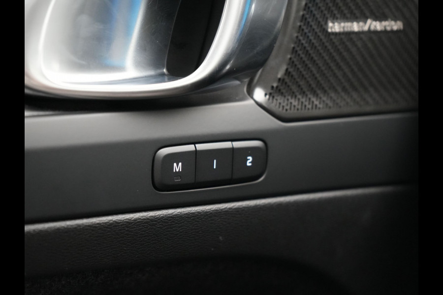 Volvo XC40 Ultimate Recharge 70 kWh 231pk | Panodak | Warmtepomp | Adaptive Cruise | 360 Camera | Harman / Kardon | Alcantara Sportstoelen Memory & Verwarmd | Stuur Verwarmd | Google Assistent | Apple Carplay | Keyless | Blis | DAB |