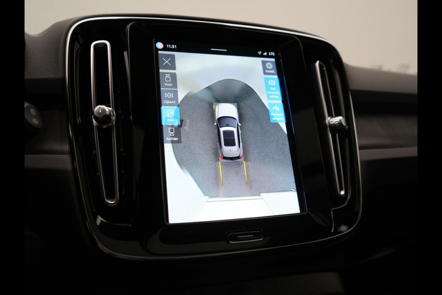 Volvo XC40 Ultimate Recharge 70 kWh 231pk | Panodak | Warmtepomp | Adaptive Cruise | 360 Camera | Harman / Kardon | Alcantara Sportstoelen Memory & Verwarmd | Stuur Verwarmd | Google Assistent | Apple Carplay | Keyless | Blis | DAB |