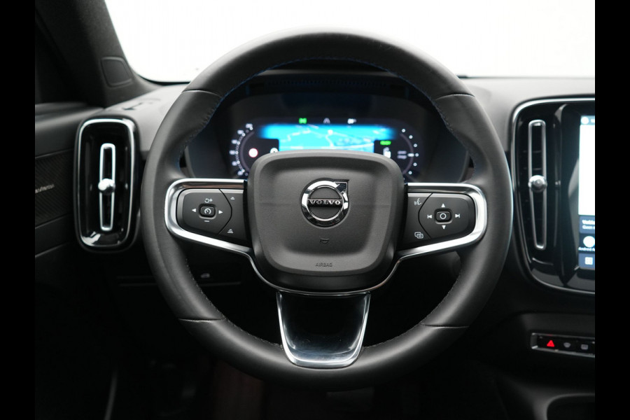 Volvo XC40 Ultimate Recharge 70 kWh 231pk | Panodak | Warmtepomp | Adaptive Cruise | 360 Camera | Harman / Kardon | Alcantara Sportstoelen Memory & Verwarmd | Stuur Verwarmd | Google Assistent | Apple Carplay | Keyless | Blis | DAB |