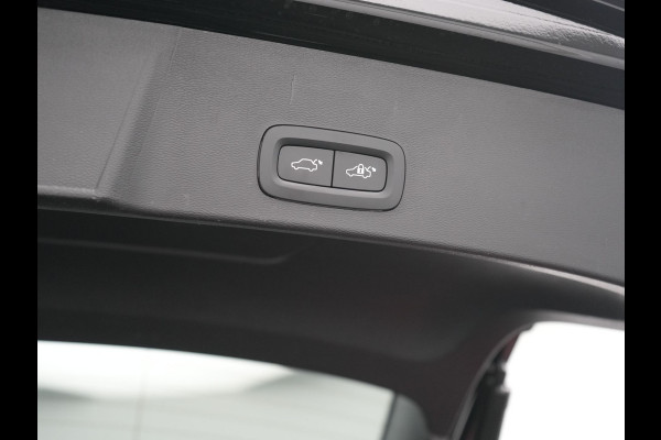 Volvo XC40 Ultimate Recharge 70 kWh 231pk | Panodak | Warmtepomp | Adaptive Cruise | 360 Camera | Harman / Kardon | Alcantara Sportstoelen Memory & Verwarmd | Stuur Verwarmd | Google Assistent | Apple Carplay | Keyless | Blis | DAB |