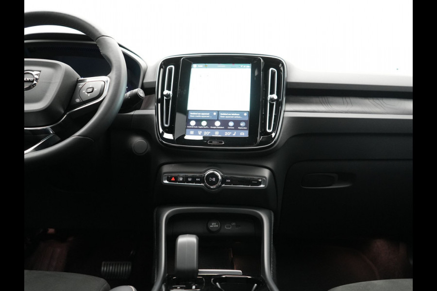 Volvo XC40 Ultimate Recharge 70 kWh 231pk | Panodak | Warmtepomp | Adaptive Cruise | 360 Camera | Harman / Kardon | Alcantara Sportstoelen Memory & Verwarmd | Stuur Verwarmd | Google Assistent | Apple Carplay | Keyless | Blis | DAB |