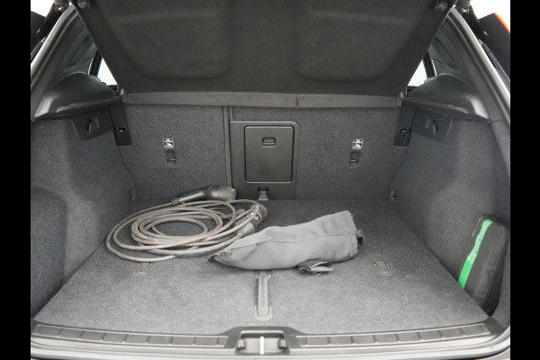 Volvo XC40 Ultimate Recharge 70 kWh 231pk | Panodak | Warmtepomp | Adaptive Cruise | 360 Camera | Harman / Kardon | Alcantara Sportstoelen Memory & Verwarmd | Stuur Verwarmd | Google Assistent | Apple Carplay | Keyless | Blis | DAB |