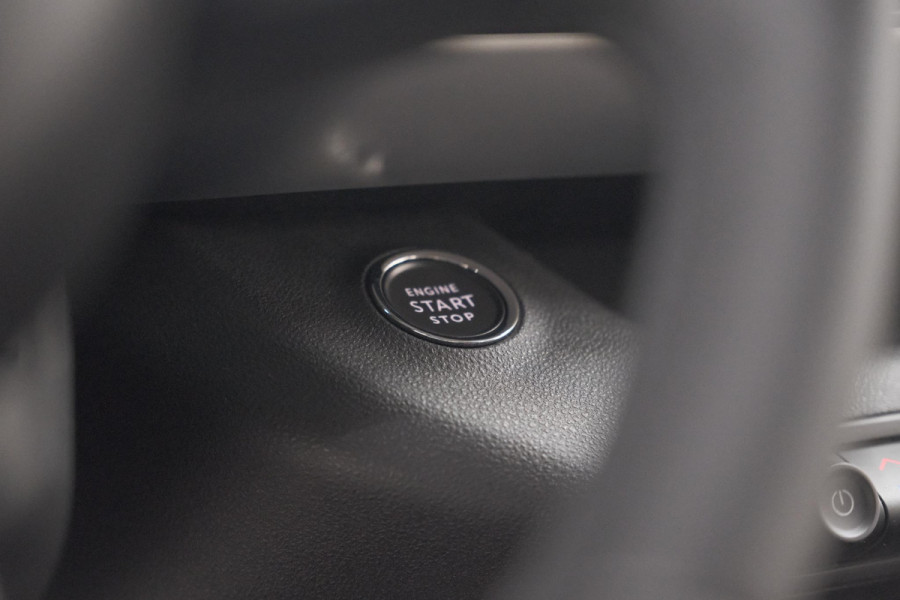 Jeep Avenger Turbo 100 Summit | Camera | Dodehoekdetectie | Adaptieve Cruise Control | Apple Carplay