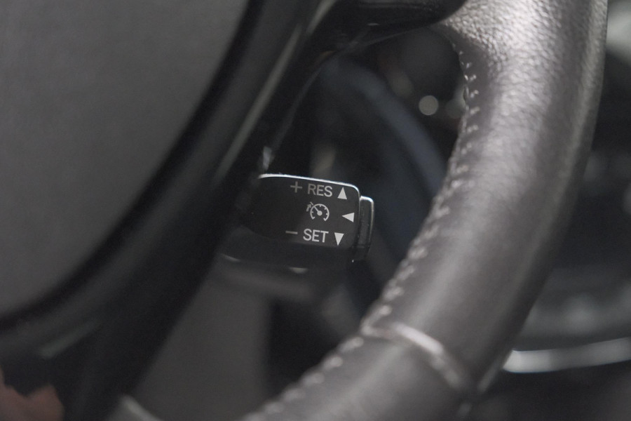 Peugeot 108 1.0 e-VTi Allure | Camera | Climate Control | Apple Carplay | 15 Inch Lichtmetalen Velgen