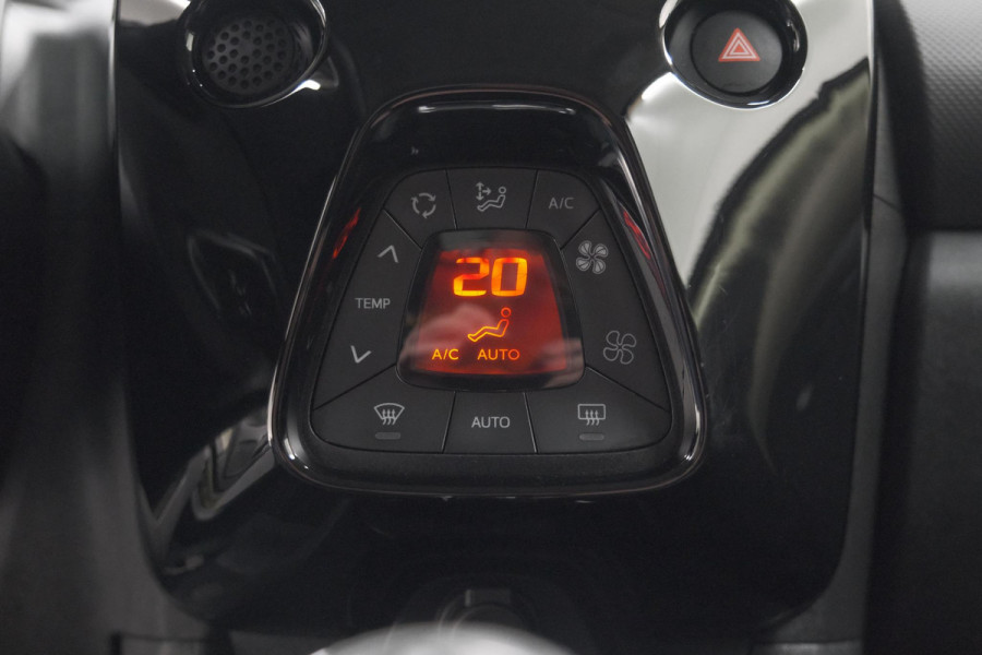 Peugeot 108 1.0 e-VTi Allure | Camera | Climate Control | Apple Carplay | 15 Inch Lichtmetalen Velgen
