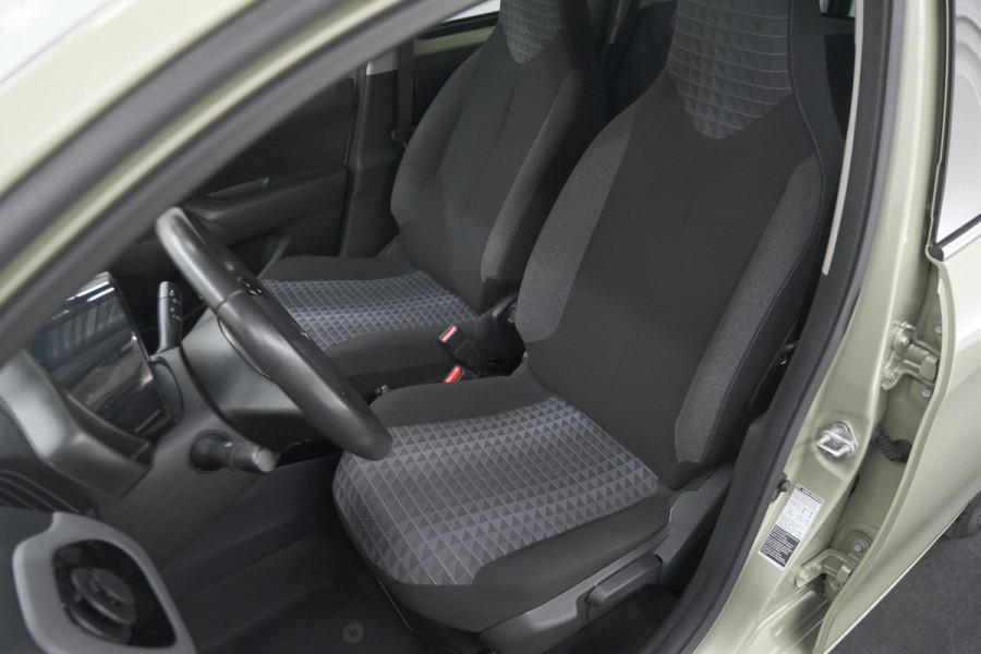 Peugeot 108 1.0 e-VTi Allure | Camera | Climate Control | Apple Carplay | 15 Inch Lichtmetalen Velgen
