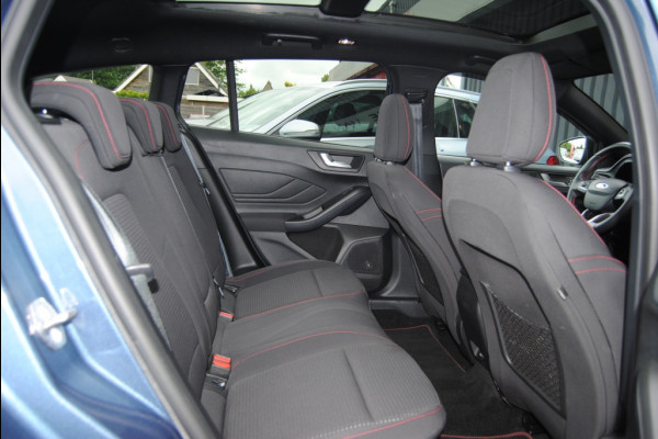Ford FOCUS Wagon 1.5 EcoB. ST L. Bns
