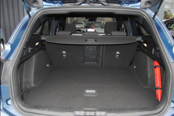 Ford FOCUS Wagon 1.5 EcoB. ST L. Bns