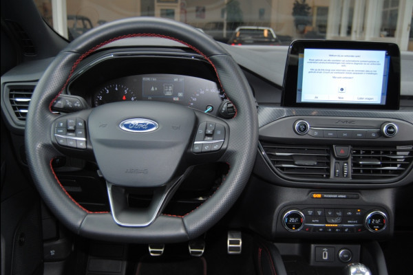 Ford FOCUS Wagon 1.5 EcoB. ST L. Bns