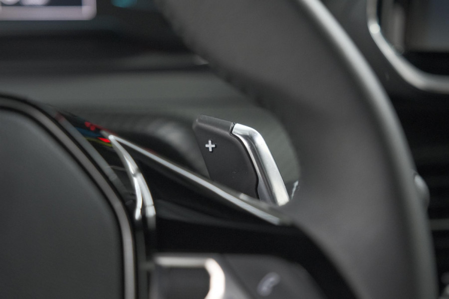 Peugeot 2008 1.2 Hybrid 136 Style | Apple Carplay | Parkeersensoren | Climate Control