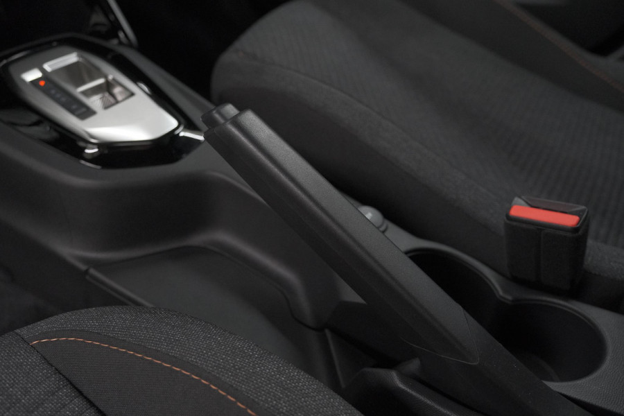 Peugeot 2008 1.2 Hybrid 136 Style | Apple Carplay | Parkeersensoren | Climate Control