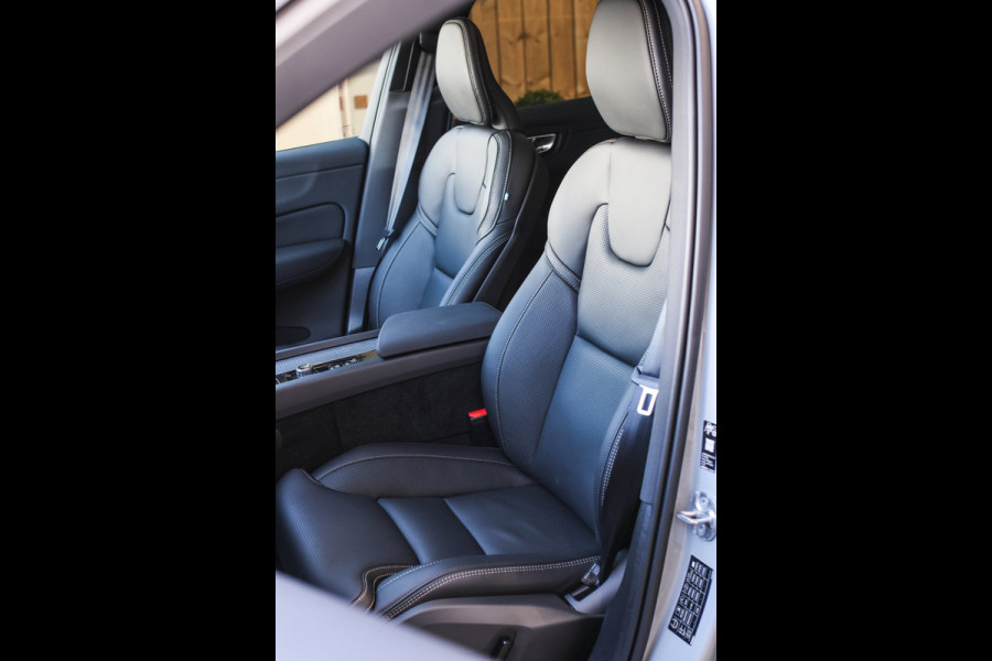 Volvo XC60 2.0 T8 Ultra Black Edition *B&W*Pano*Massage*Luchtvering*