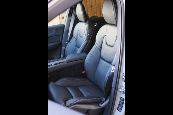 Volvo XC60 2.0 T8 Ultra Black Edition *B&W*Pano*Massage*Luchtvering*