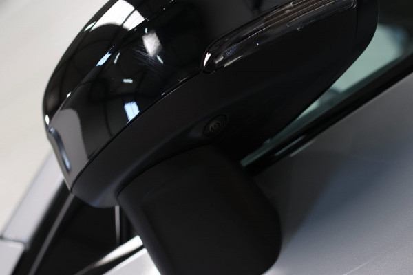 Volvo XC60 2.0 T8 Ultra Black Edition *B&W*Pano*Massage*Luchtvering*