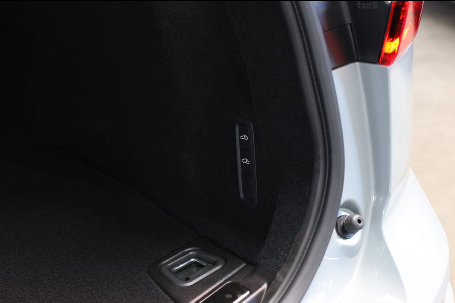 Volvo XC60 2.0 T8 Ultra Black Edition *B&W*Pano*Massage*Luchtvering*