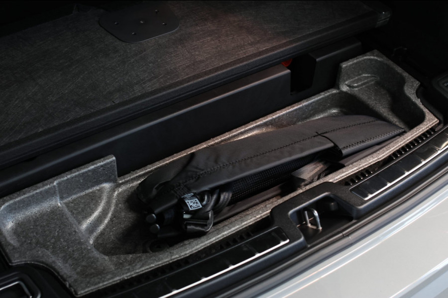 Volvo XC60 2.0 T8 Ultra Black Edition *B&W*Pano*Massage*Luchtvering*