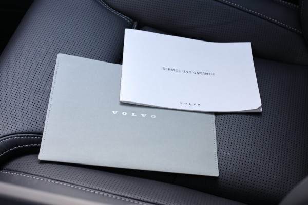 Volvo XC60 2.0 T8 Ultra Black Edition *B&W*Pano*Massage*Luchtvering*