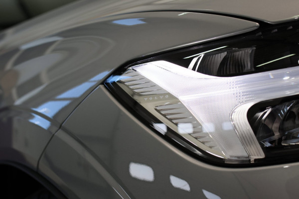 Volvo XC60 2.0 T8 Ultra Black Edition *B&W*Pano*Massage*Luchtvering*