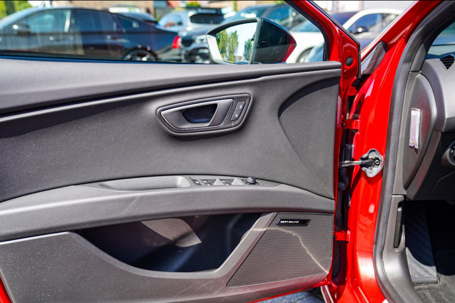 Seat Leon ST 1.8 TSI FR Business Intense | Panorama dak | Stoelverwarming | Apple Carplay | Seat Sound