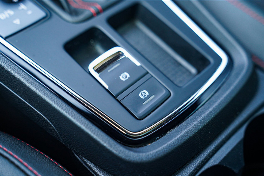 Seat Leon ST 1.8 TSI FR Business Intense | Panorama dak | Stoelverwarming | Apple Carplay | Seat Sound