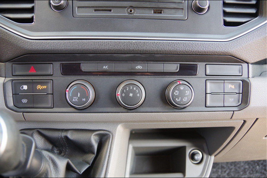 Volkswagen Crafter 35 2.0 TDI L3H3(L2H2) EURO6! 3-ZITS, 140PK, TREKHAAK, 18'' LMV, CRUISE, AIRCO, PARKEERSENSOREN