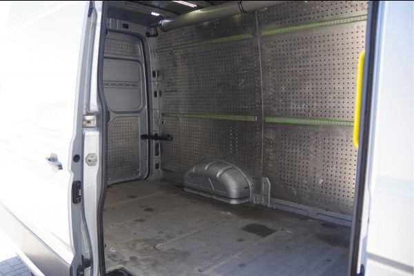 Volkswagen Crafter 35 2.0 TDI L3H3(L2H2) EURO6! 3-ZITS, 140PK, TREKHAAK, 18'' LMV, CRUISE, AIRCO, PARKEERSENSOREN