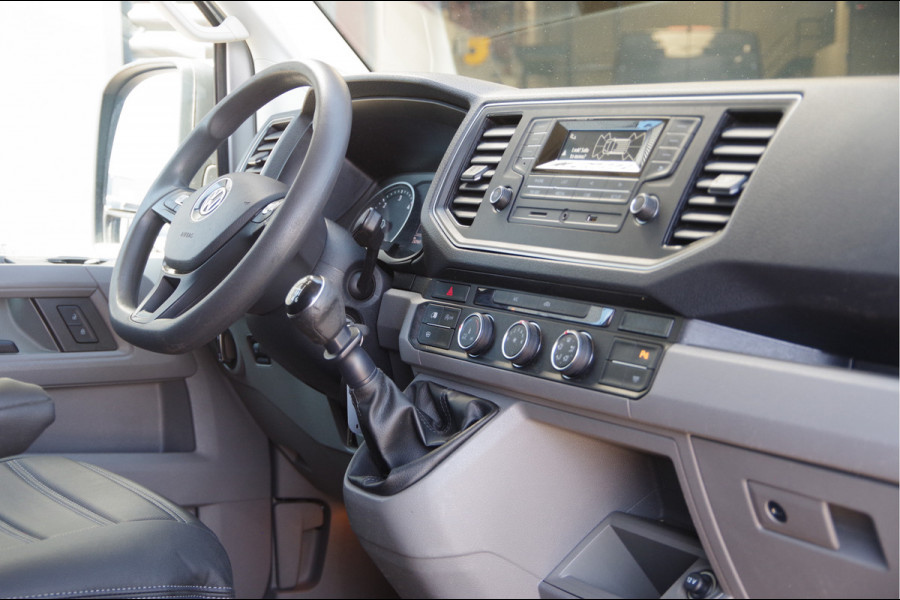 Volkswagen Crafter 35 2.0 TDI L3H3(L2H2) EURO6! 3-ZITS, 140PK, TREKHAAK, 18'' LMV, CRUISE, AIRCO, PARKEERSENSOREN