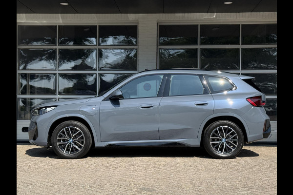 BMW X1 xDrive25e M SPORT | PANORAMA | TREKHAAK | LEDER | HEAD UP | ELEKTR. STOELEN |