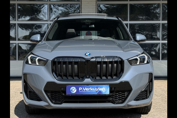 BMW X1 xDrive25e M SPORT | PANORAMA | TREKHAAK | LEDER | HEAD UP | ELEKTR. STOELEN |