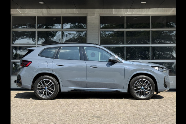 BMW X1 xDrive25e M SPORT | PANORAMA | TREKHAAK | LEDER | HEAD UP | ELEKTR. STOELEN |