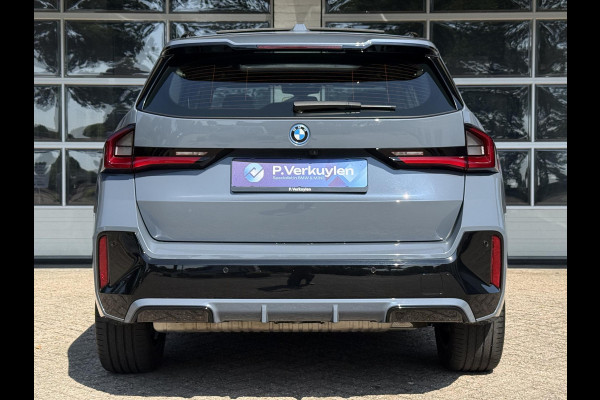 BMW X1 xDrive25e M SPORT | PANORAMA | TREKHAAK | LEDER | HEAD UP | ELEKTR. STOELEN |