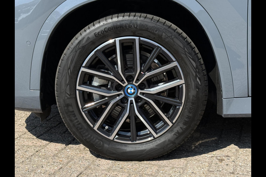 BMW X1 xDrive25e M SPORT | PANORAMA | TREKHAAK | LEDER | HEAD UP | ELEKTR. STOELEN |