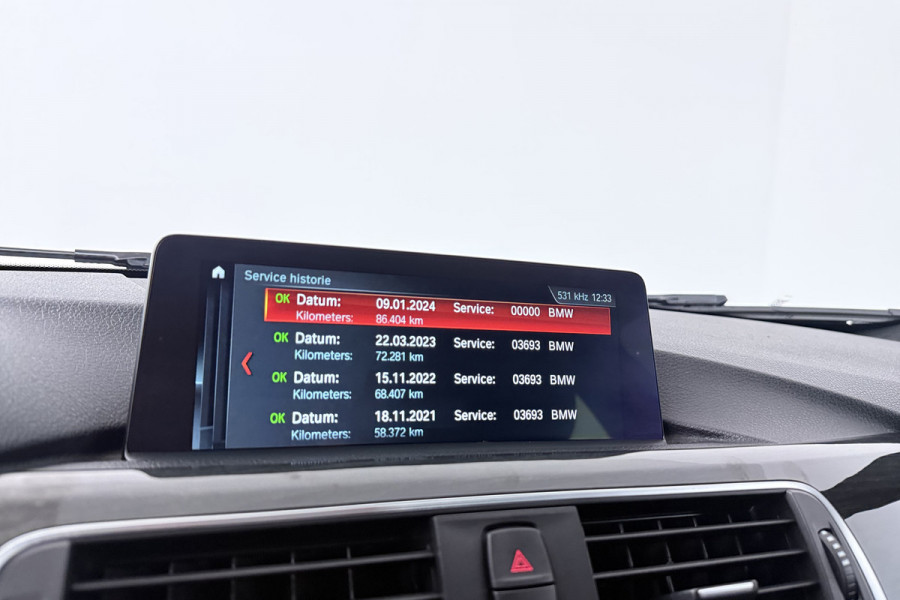 BMW 3 Serie Touring 318i High Executive (NAVIGATIE, TREKHAAK, STOELVERWARMING, DEALER ONDERHOUDEN, LEDER, LED)