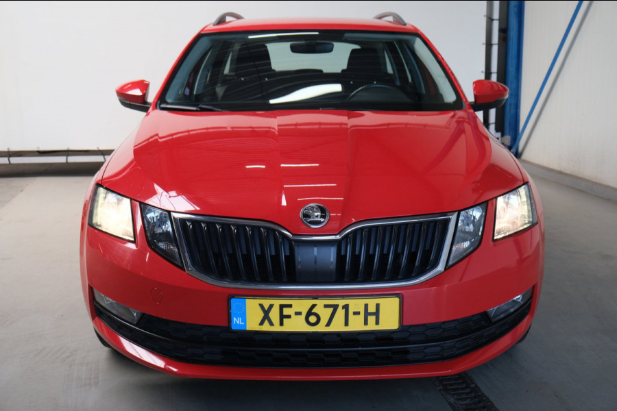 Škoda Octavia Combi 1.0 TSI Greentech Ambition Automaat - Airco, Cruise, Navi, PDC, Carplay, Trekhaak.