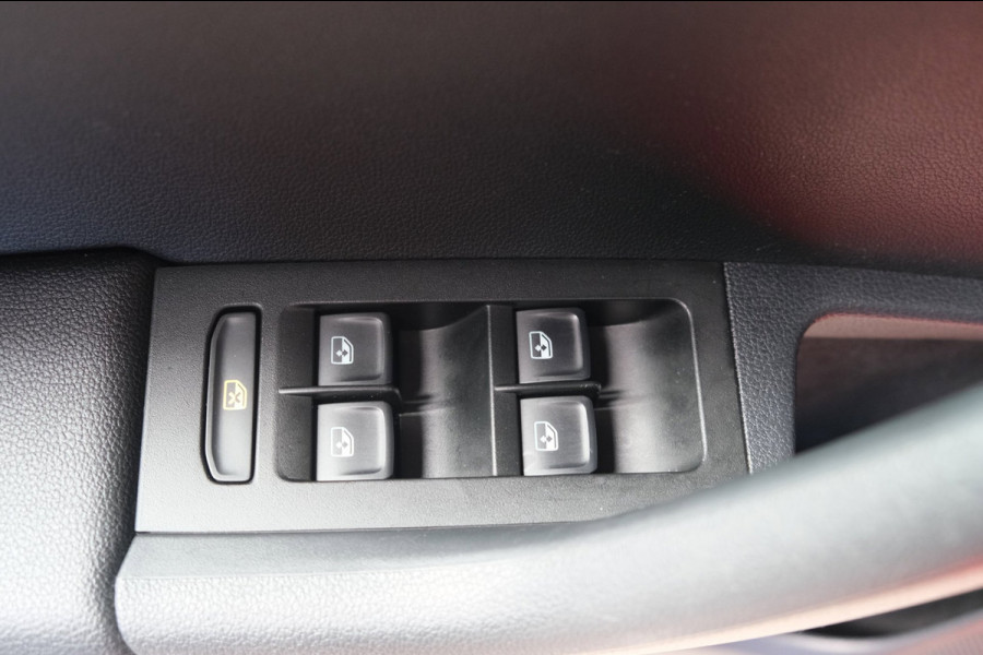 Škoda Octavia Combi 1.0 TSI Greentech Ambition Automaat - Airco, Cruise, Navi, PDC, Carplay, Trekhaak.