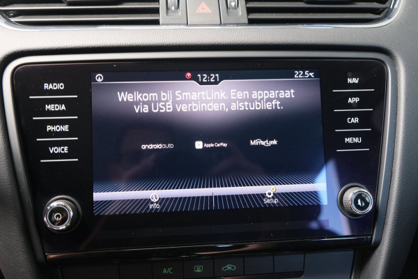 Škoda Octavia Combi 1.0 TSI Greentech Ambition Automaat - Airco, Cruise, Navi, PDC, Carplay, Trekhaak.