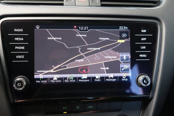 Škoda Octavia Combi 1.0 TSI Greentech Ambition Automaat - Airco, Cruise, Navi, PDC, Carplay, Trekhaak.