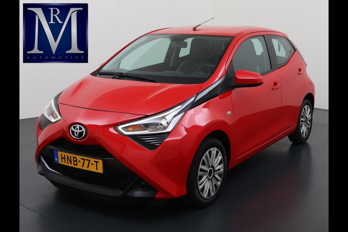 Toyota Aygo 1.0 VVT-i x-play AUTOMAAT | APPLE CARPLAY / ANDROID AUTO | CAMERA | AIRCO | ONDERHOUD UITGEVOERD | DIRECT LEVERBAAR |