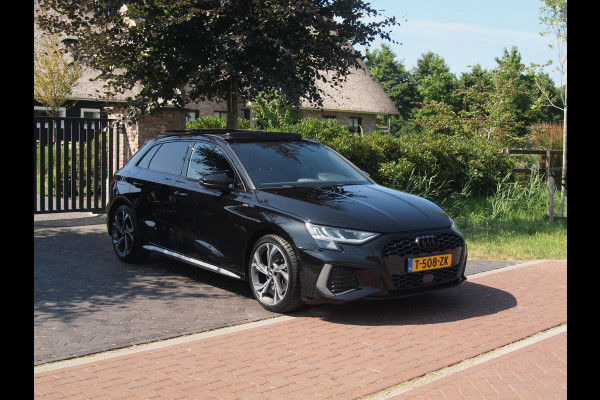Audi A3 Sportback 35 TFSI S edition | Panoramadak | Bang & Olufsen | Trekhaak | Apple Carplay | Parkeersensoren |