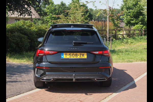 Audi A3 Sportback 35 TFSI S edition | Panoramadak | Bang & Olufsen | Trekhaak | Apple Carplay | Parkeersensoren |