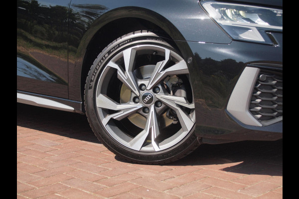 Audi A3 Sportback 35 TFSI S edition | Panoramadak | Bang & Olufsen | Trekhaak | Apple Carplay | Parkeersensoren |