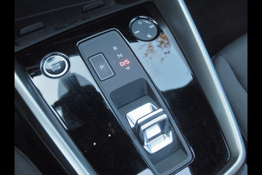 Audi A3 Sportback 35 TFSI S edition | Panoramadak | Bang & Olufsen | Trekhaak | Apple Carplay | Parkeersensoren |