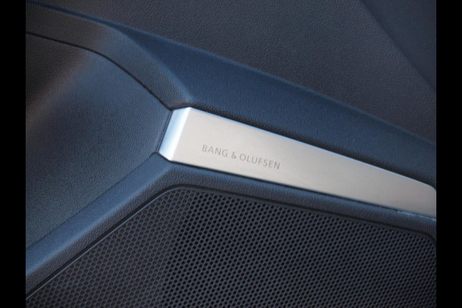 Audi A3 Sportback 35 TFSI S edition | Panoramadak | Bang & Olufsen | Trekhaak | Apple Carplay | Parkeersensoren |