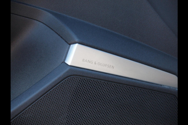 Audi A3 Sportback 35 TFSI S edition | Panoramadak | Bang & Olufsen | Trekhaak | Apple Carplay | Parkeersensoren |