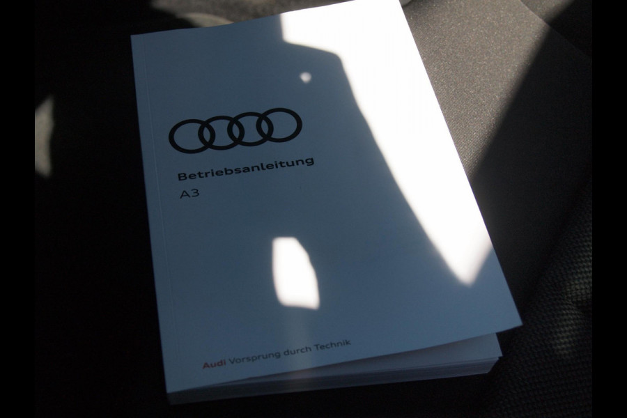 Audi A3 Sportback 35 TFSI S edition | Panoramadak | Bang & Olufsen | Trekhaak | Apple Carplay | Parkeersensoren |